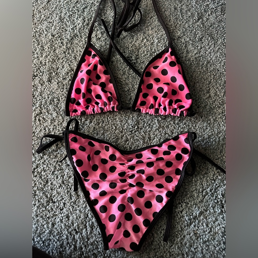 Pink scrunch butt bikini